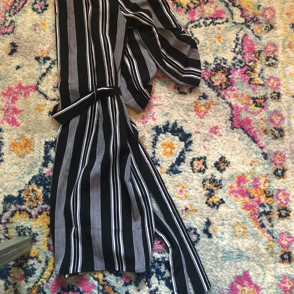 Black and white dress with belt - Picture 2 of 5